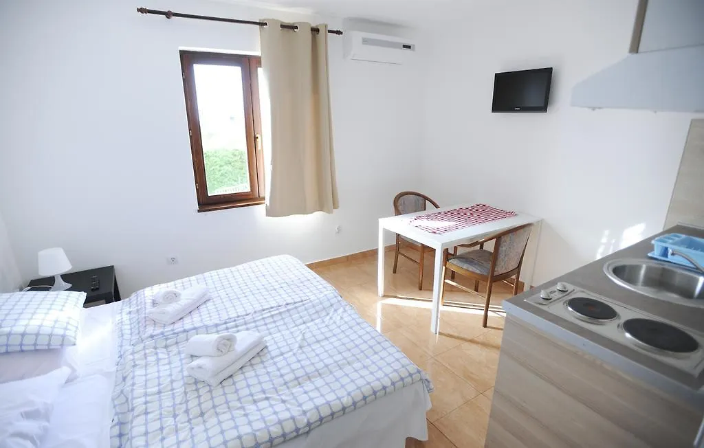 Apartments Deli Vrsi