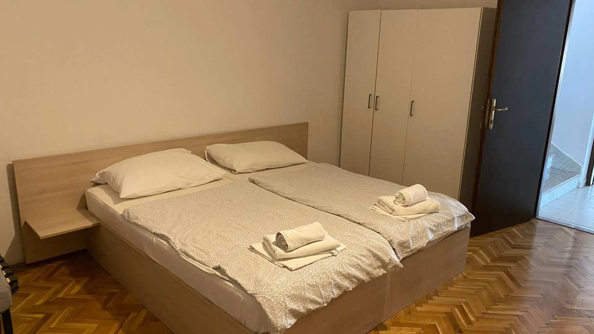 Apartments Deli Vrsi Kroatien