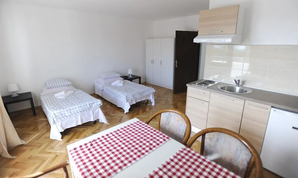 Apartments Deli Vrsi